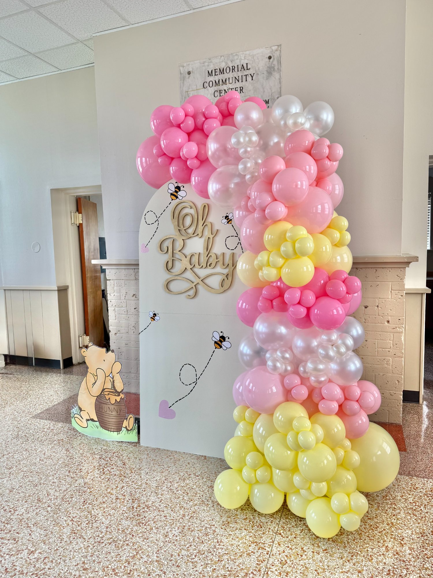 Oh Baby Winnie the Pooh balloon column baby shower